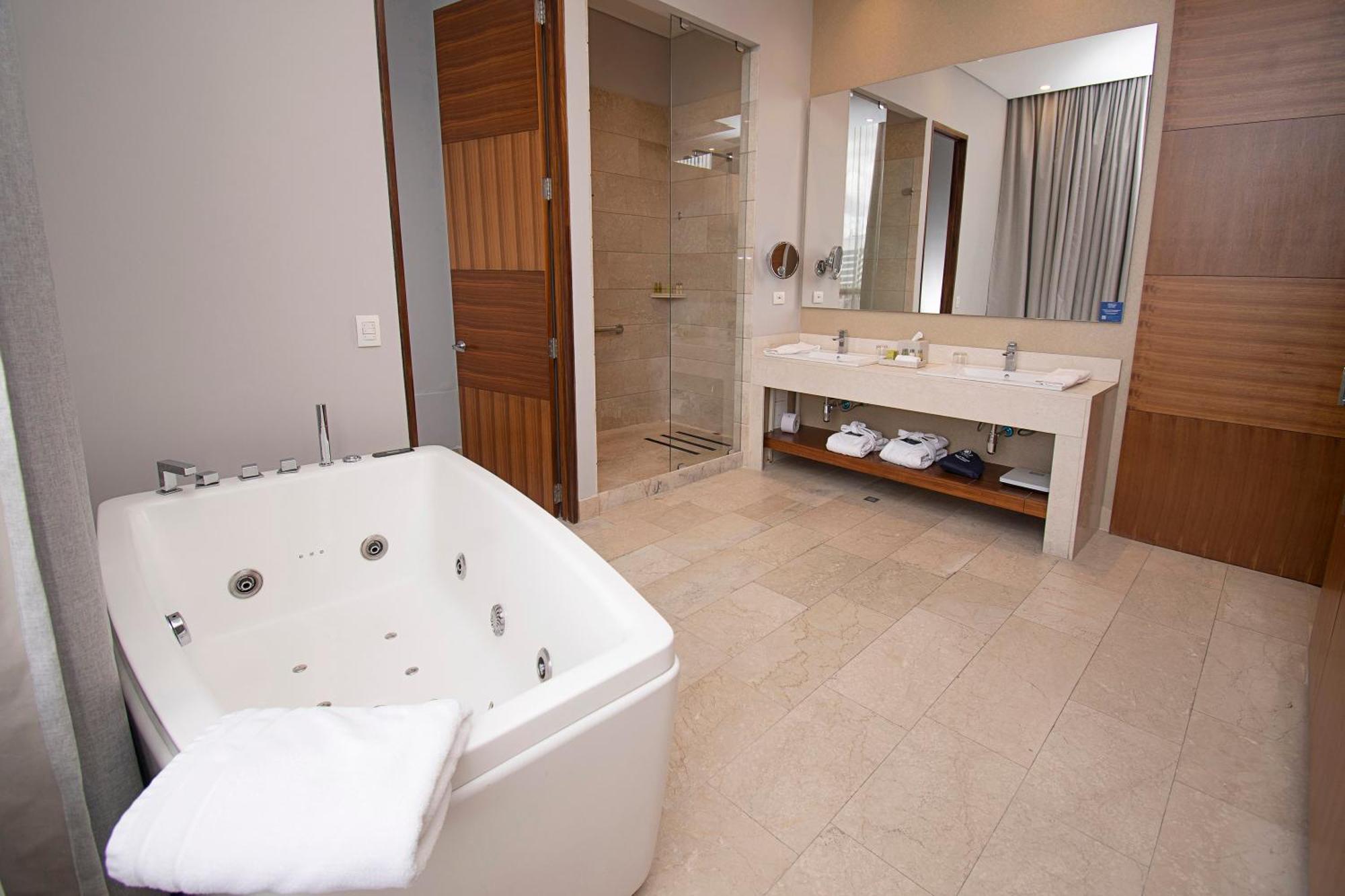 Doubletree By Hilton Bogota Parque 93 Hotel Eksteriør billede