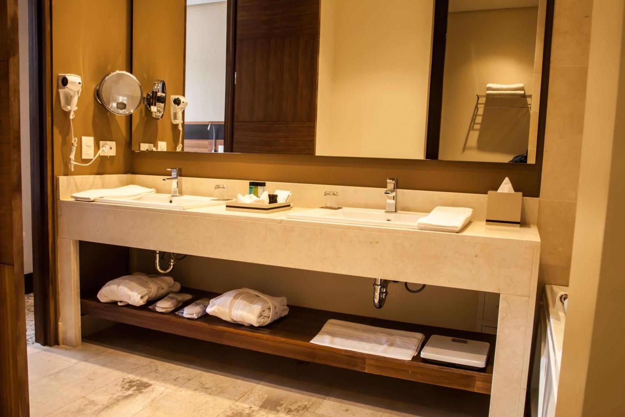 Doubletree By Hilton Bogota Parque 93 Hotel Eksteriør billede